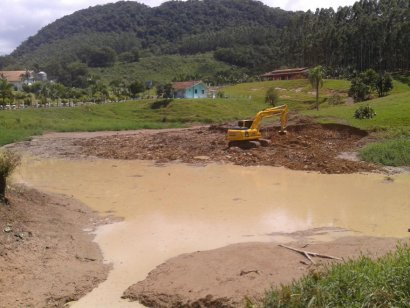 Terrenos para Granjas e Construção de Lagos 